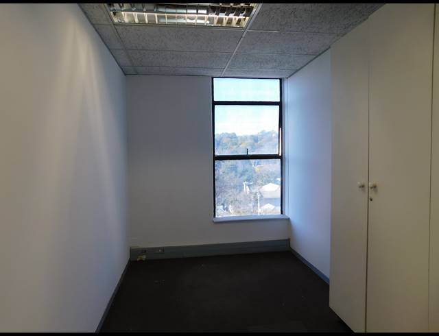 873M² OFFICE TO LET IN CRAIGHALL
